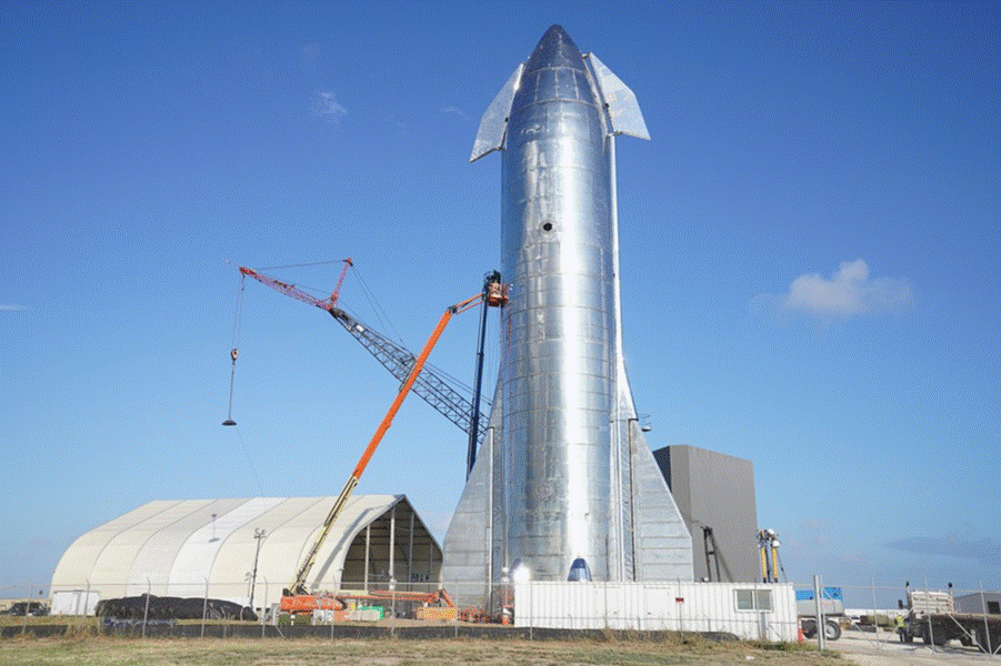 Title: SpaceX Starship on the launchpad - Description: SpaceX Starship on the launchpad