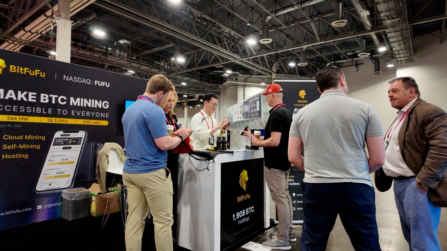 A group of people at a booth

AI-generated content may be incorrect.